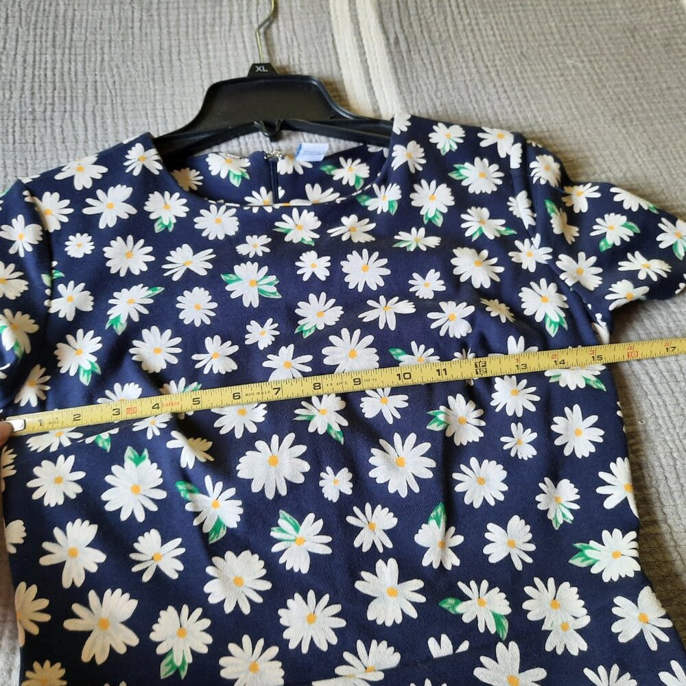 Old Navy Printed Ponte-Knit Sheath Dress - Navy Daisy Print, Size XS - Picture 12 of 16